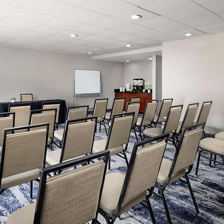 Hampton Inn Long Island/Islandia Bagian luar foto