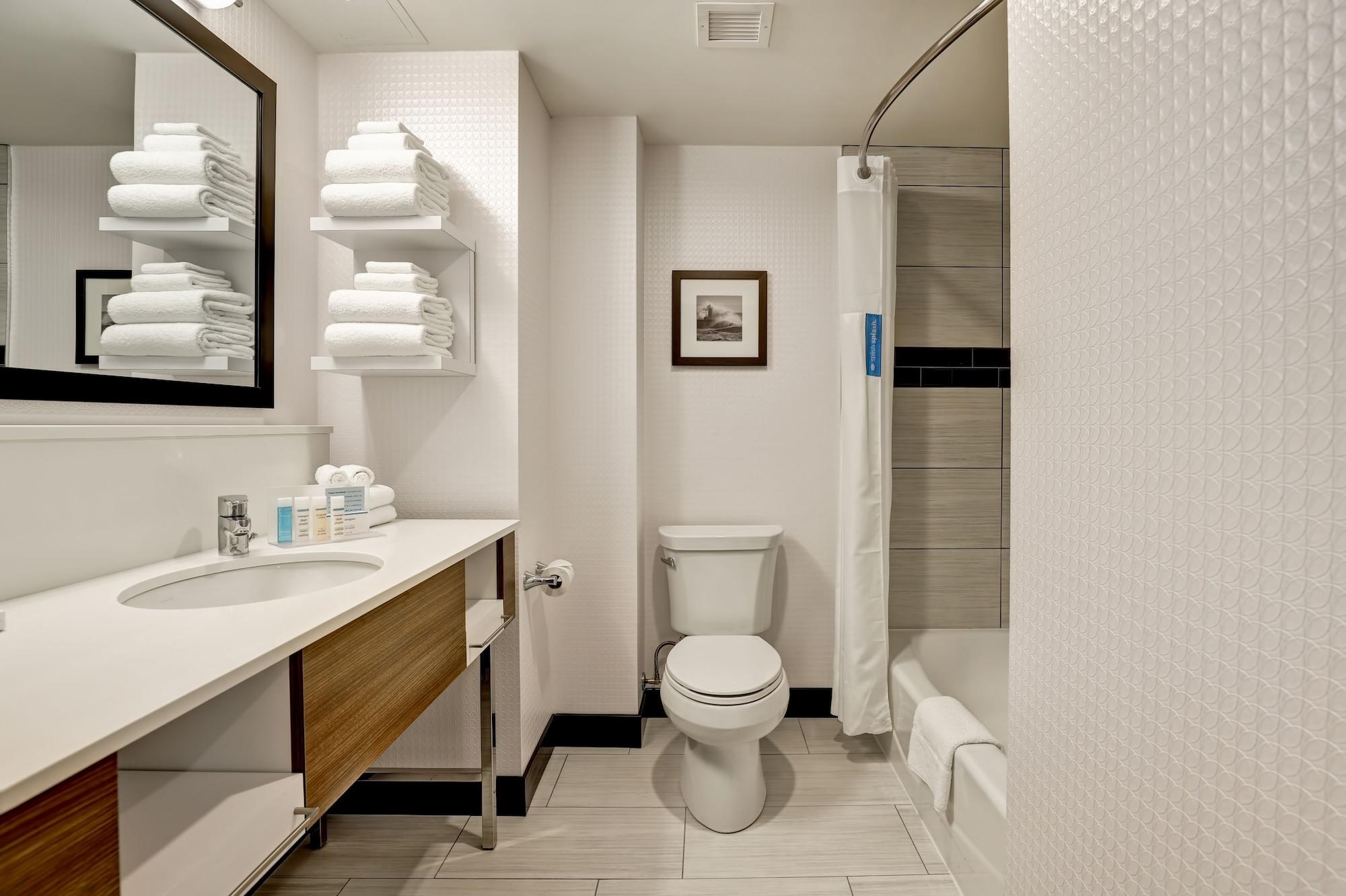 Hampton Inn Long Island/Islandia Bagian luar foto