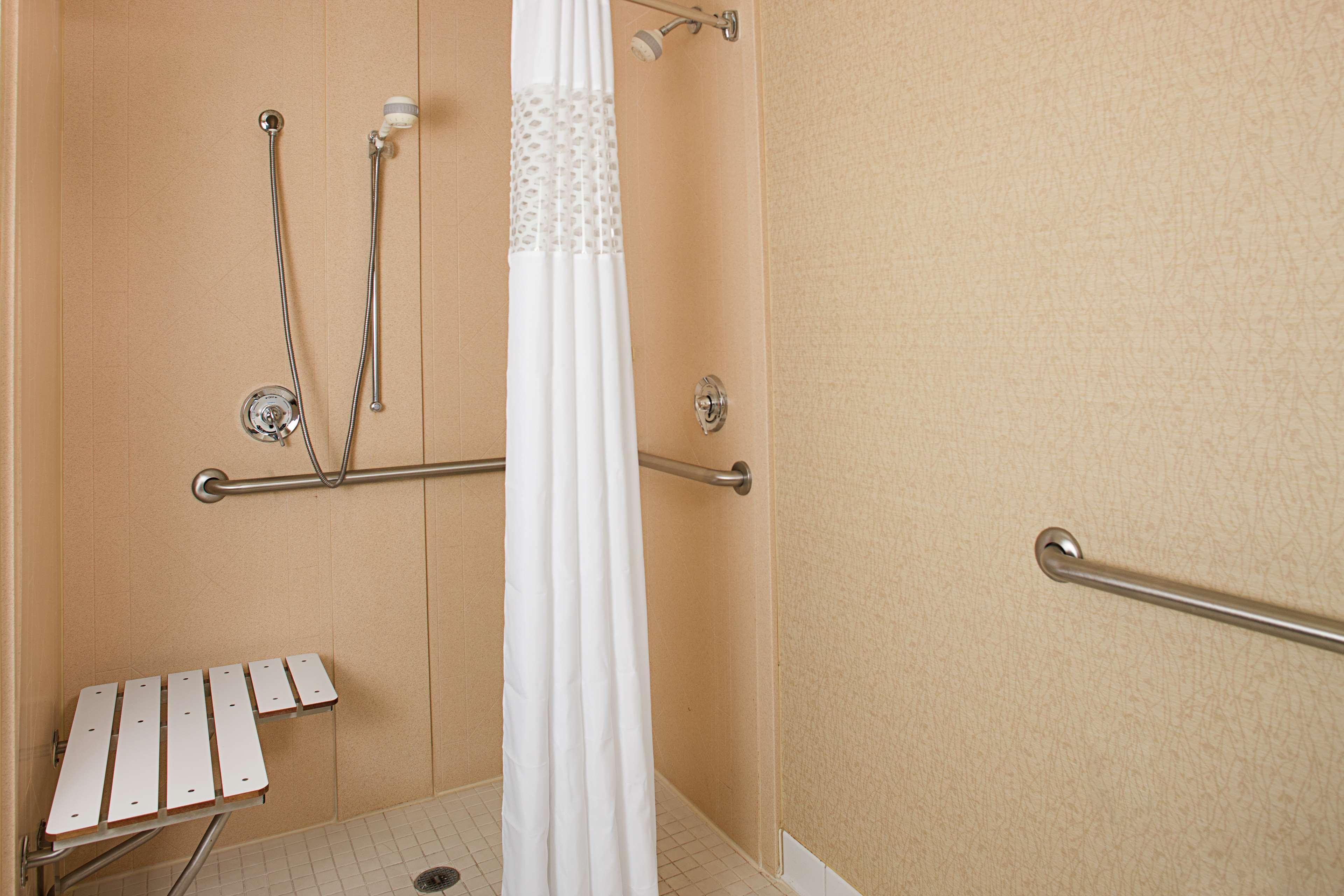 Hampton Inn Long Island/Islandia Bagian luar foto