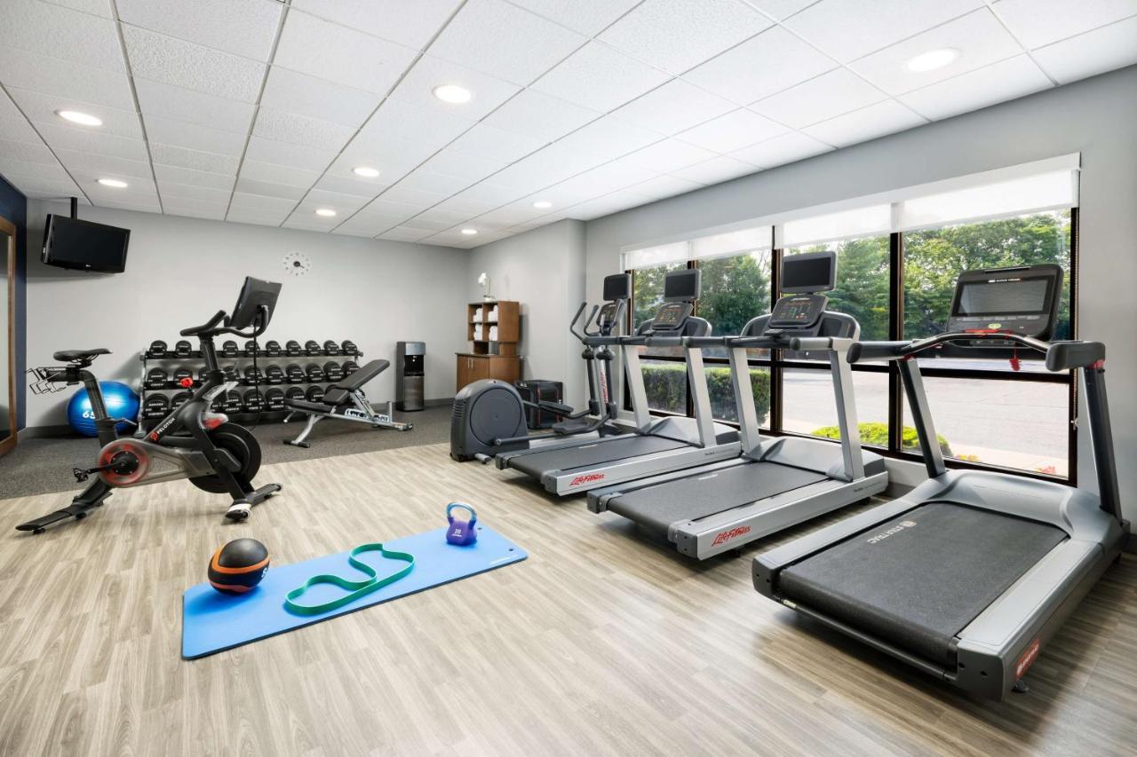 Hampton Inn Long Island/Islandia Bagian luar foto