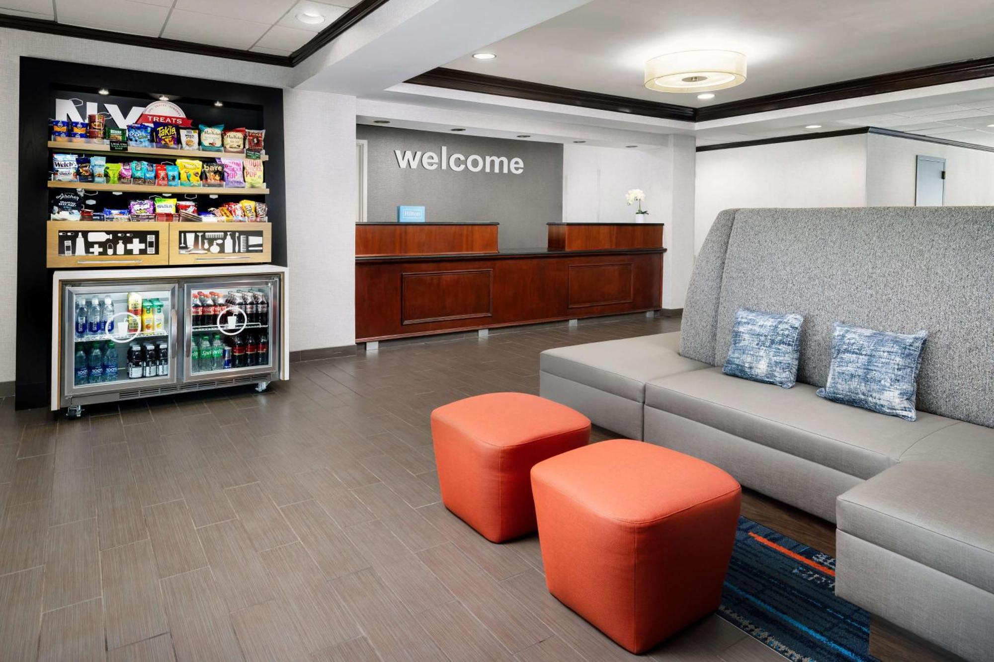 Hampton Inn Long Island/Islandia Bagian luar foto