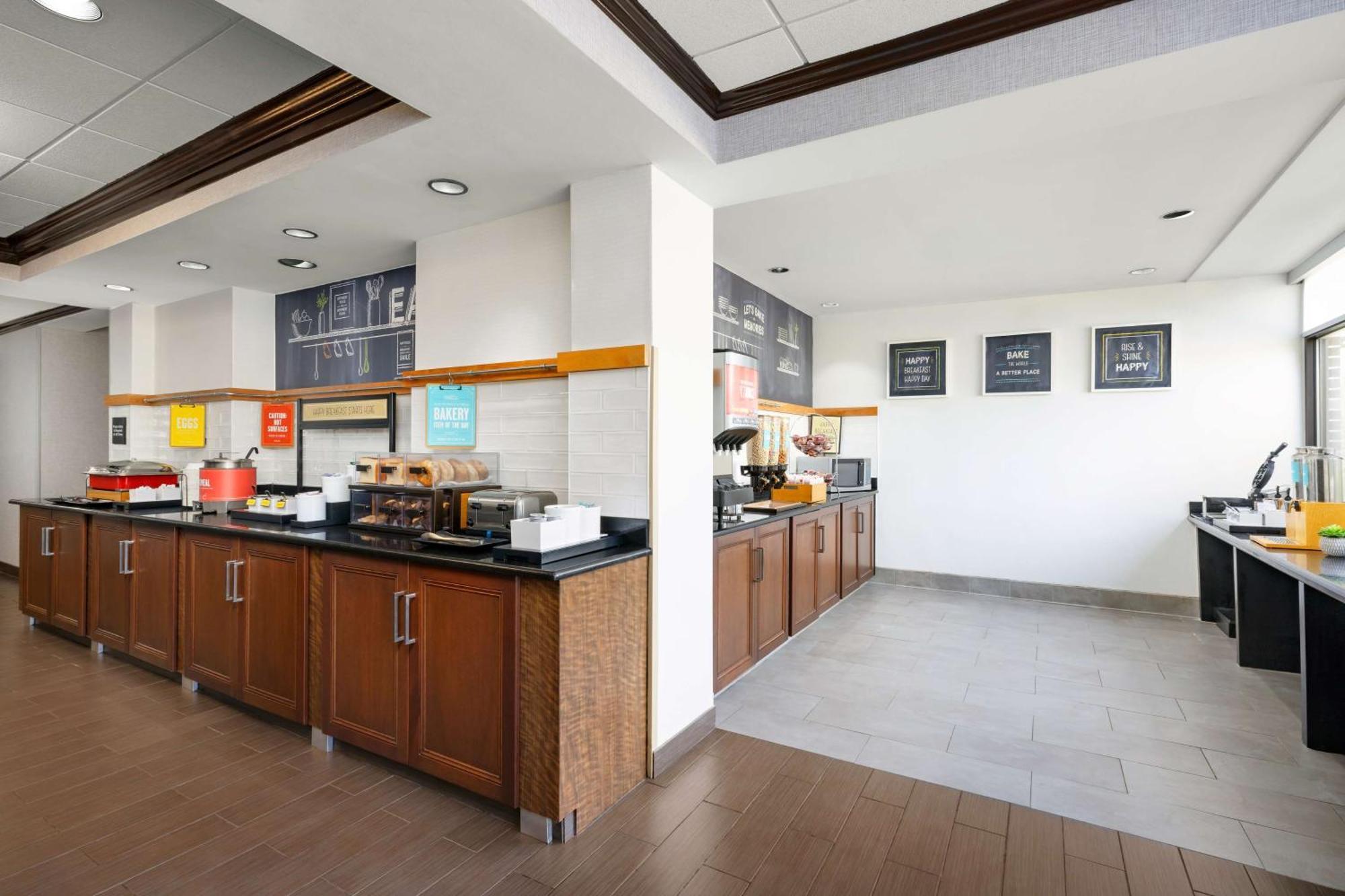 Hampton Inn Long Island/Islandia Bagian luar foto