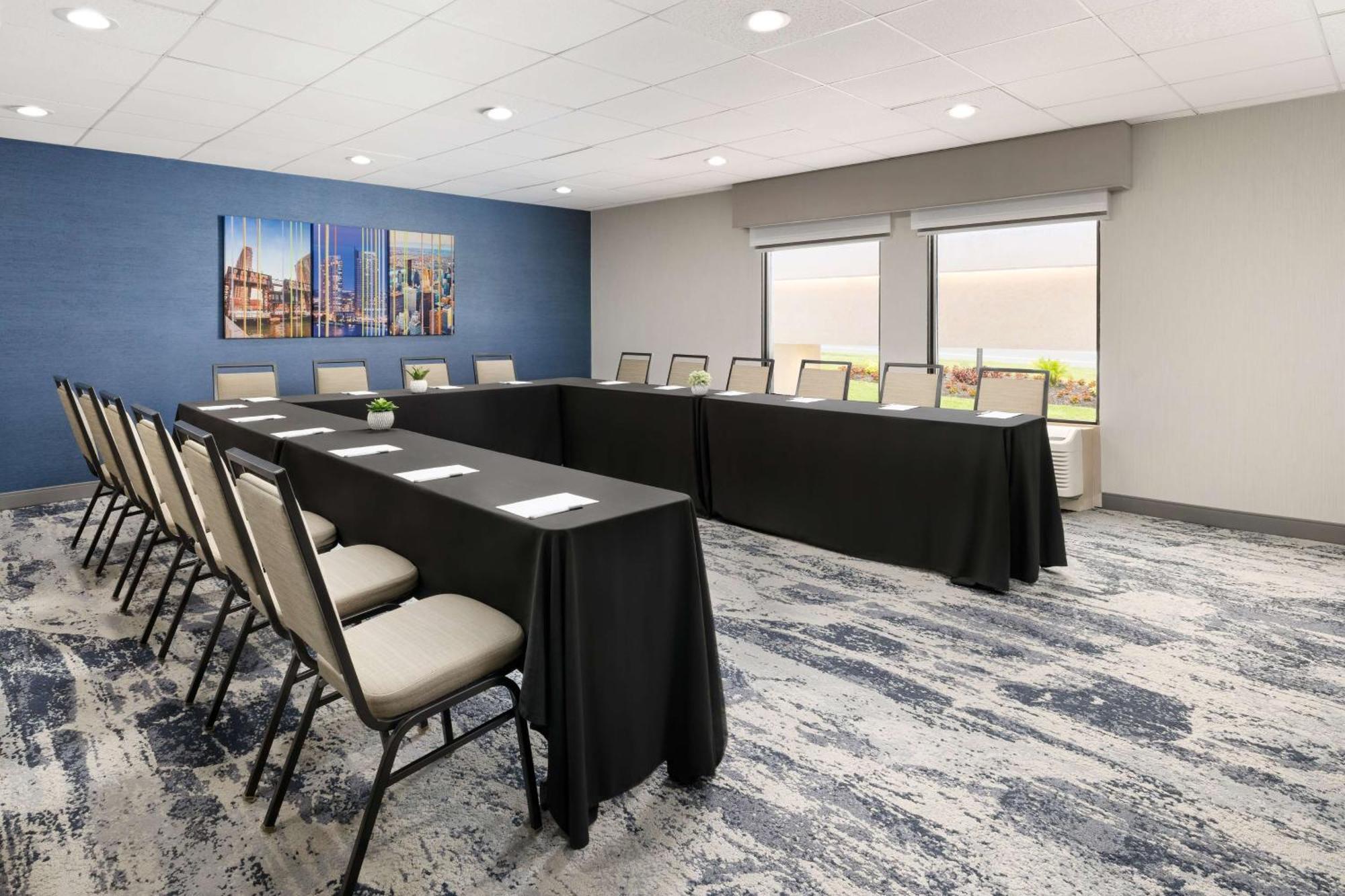 Hampton Inn Long Island/Islandia Bagian luar foto